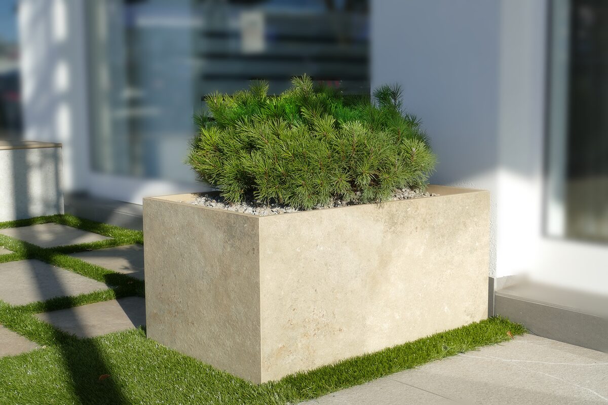Keramischer Blumenkübel
